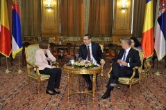 27 May 2015 National Assembly Speaker Maja Gojkovic met with Romanian Prime Minister Victor Ponta and the Chairman of the Romanian Parliament’s Chamber of Deputies Valeriu Stefan Zgonea